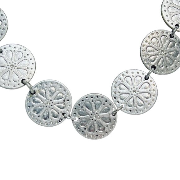 Nine West Vintage America Collection Silver Tone Flower Disks Necklace (5599) - Picture 3 of 5
